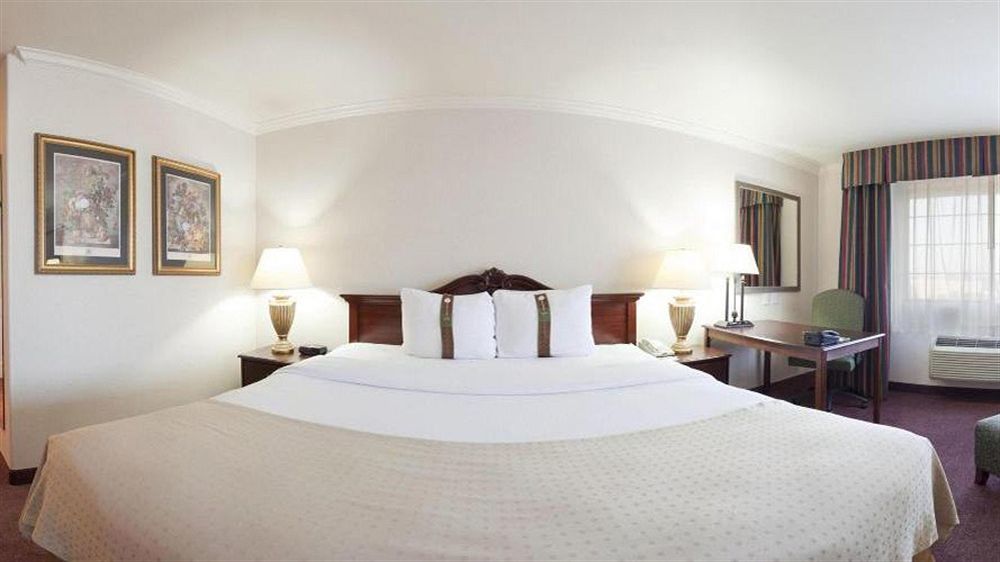 Holiday Inn Selma - Swancourt Eksteriør billede